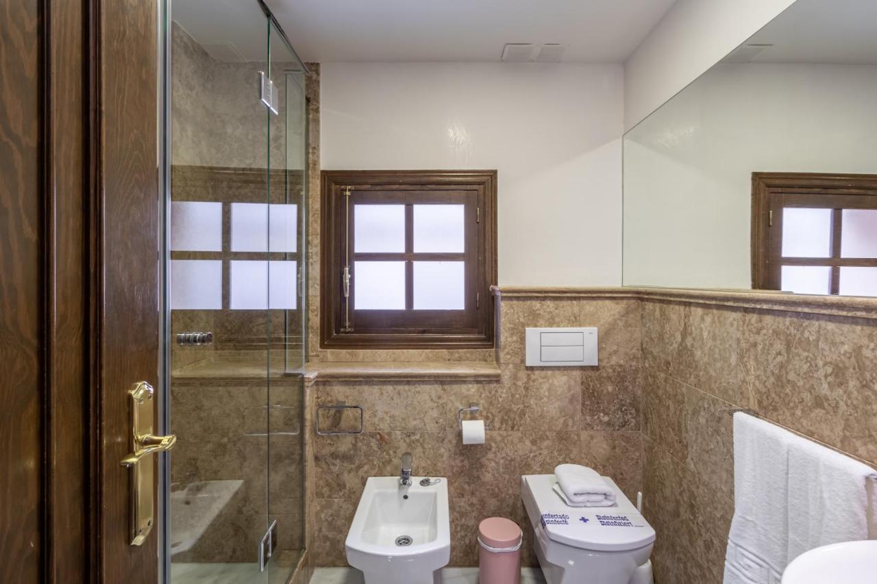 Bns Dauro Suites Granada Exteriör bild